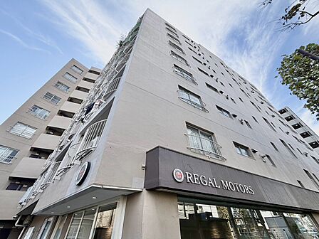飽きのこないシンプルモダンな外観です。