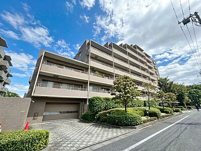 外観：飽きのこないシンプルモダンな外観です。