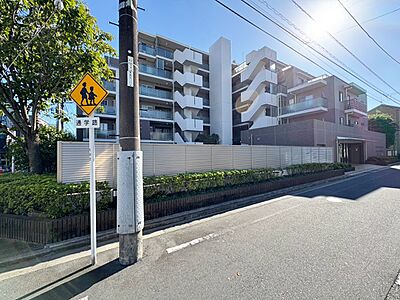 外観:飽きのこないシンプルモダンな外観です。 外観:飽きのこないシンプルモダンな外観です。