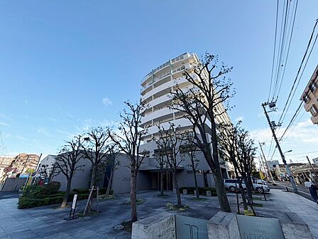 飽きのこないシンプルモダンな外観です。