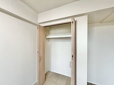 家電やスーツケース、ストック品など何でも片付く嬉しい空間です。