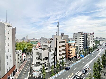 陽当たり・通風・開放感に恵まれた環境です。