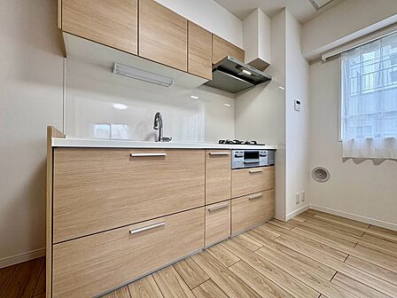 使いやすくスタイリッシュなキッチン空間になっております。