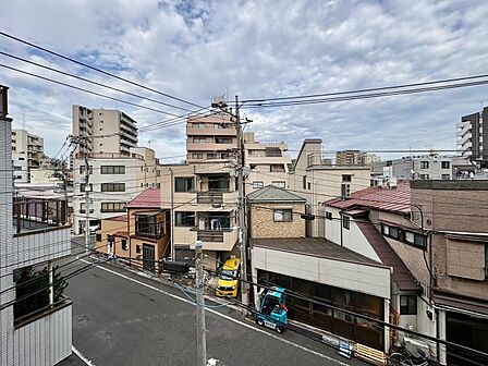 陽当たり・通風・開放感に恵まれた環境です。