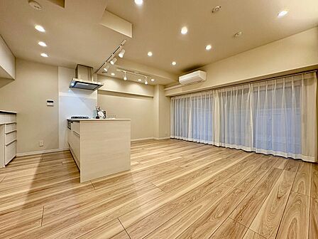 落ち着いた雰囲気に包まれて、伸びやかな空間。