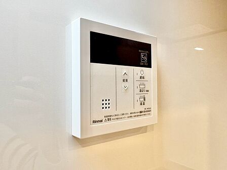 見やすい画面で操作しやすい給湯パネル。