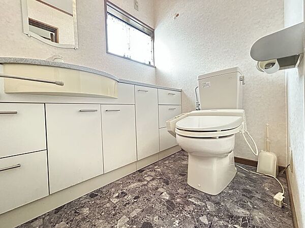 トイレを拡大表示