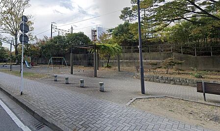 本千葉公園／徒歩約3分／約190ｍ