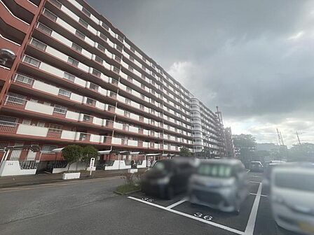最寄りバス停から総武線「千葉」駅までバスで約12分とアクセス良好です!