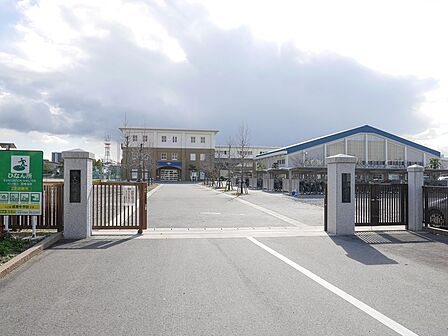 佐賀市立成章中学校(838m)