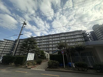 外観：JR「土山」駅徒歩約5分。