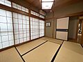 壁一面の障子戸...