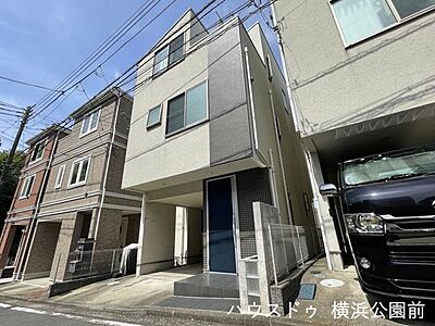 外観:南区別所にございます中古戸建です。市立別所小学校まで徒歩約9分、高速道路のインターチェンジもほど近く、お車での移動も便利な立地となっております。 外観:南区別所にございます中古戸建です。市立別所小学校まで徒歩約9分、高速道路のインターチェンジもほど近く、お車での移動も便利な立地となっております。