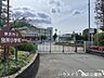 周辺：横浜市立別所小学校 730m