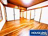 洋室：木目調の洋室は落ち着きさが漂います♪♪