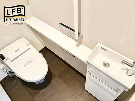 トイレは1階と2階の2箇所あり、それぞれに手洗い場がついています。