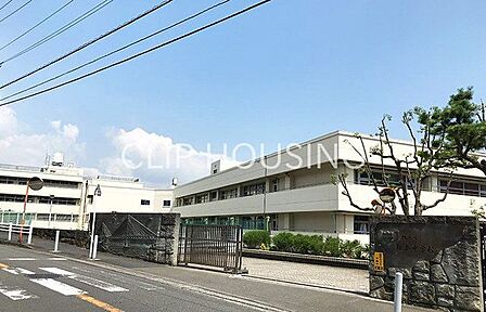 横浜市立松本中学校 徒歩17分。 1320m