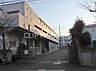 周辺：横浜市立岩崎中学校 徒歩13分。 990m