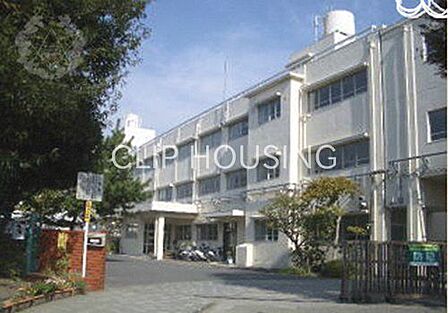 横浜市立港南台第二小学校 徒歩8分。 590m