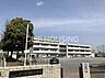 周辺：横浜市立六つ川西小学校 徒歩6分。 410m