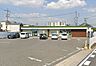 周辺：ファミリーマート緑黒沢台一丁目店【スローガンは「Fun＆Fresh」。驚きやワクワク感を与えるべく、商品改革に取り組んでいる。（電子マネー利用可　ＡＴＭあり　ネット通販あり）Vポイントサービスあり…