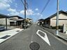 その他：幅員約7mの前面道路です。普通車が余裕を持ってすれ違うことの出来る道幅です。もちろん、大型車も余裕を持って通行出来ます。