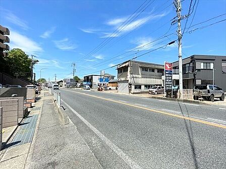 ・マックスバリュ有松駅前店まで徒歩7分(約500m)・ドラッグユタカ緑境松店まで徒歩9分(約670m)