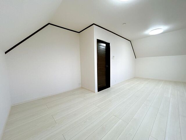 室内 滑川市下島50