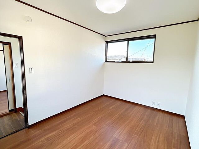 室内 滑川市宮窪6-8