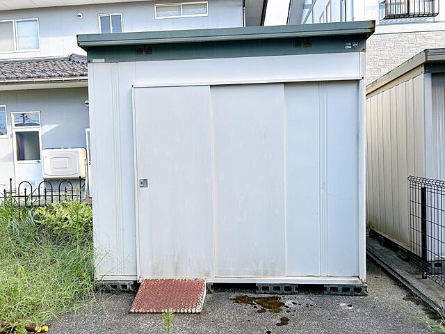 収納 滑川市上小泉434