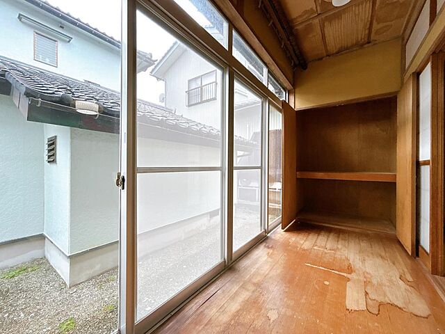 室内 黒部市生地神区363-2