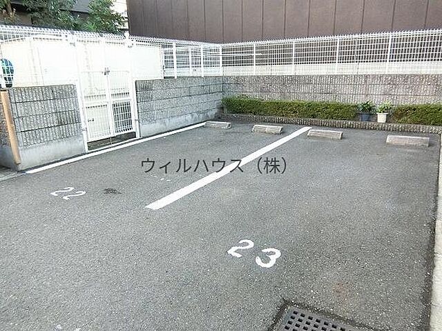 17 / 30