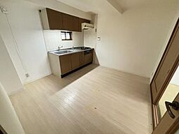 シャトー中三 4階2DKのリビング/ダイニング