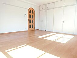 メゾンアルカディア金剛 4階1Kのリビング/ダイニング