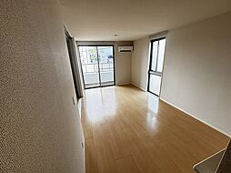 グリーンヒルズ 1階1LDKのリビング/ダイニング