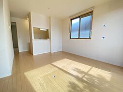 フォレナ上野芝 1階2LDKのリビング/ダイニング