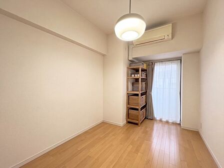【洋室】全居室に収納を完備しておりますので、自分好みのお部屋にカスタマイズ可能です!※CGで家具等を消しております。