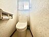 トイレ：【トイレ】トイレは1階と2階それぞれに配置されていてとても便利です！