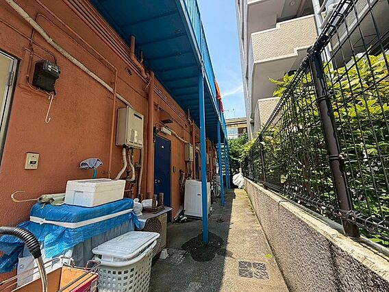 建物の玄関にあ...