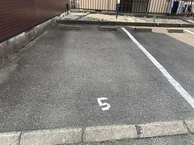 6 / 10