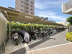 【バイク置場】使用料：1，500円〜2，000円/月額※空状況はお問い合わせください。