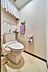 トイレ：【トイレ】白を基調とした清潔感のあるトイレです。