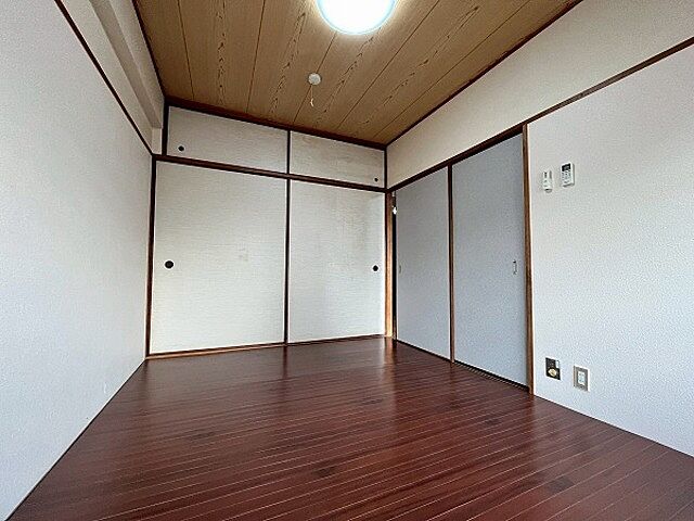 寝室