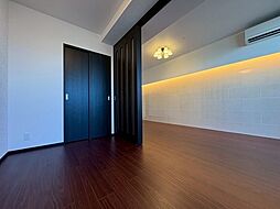 阪急宝塚本線 十三駅 徒歩12分の賃貸マンション 12階1LDKのリビング/ダイニング