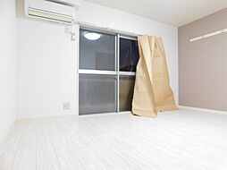 ソレーユ青山 2階1Kのリビング/ダイニング