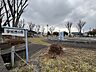 周辺：【宇佐西公園】住宅街にある、遊具の充実した公園です。高い木々が多く、自然を感じることができます。指定緊急避難場所に指定されています。 2920m