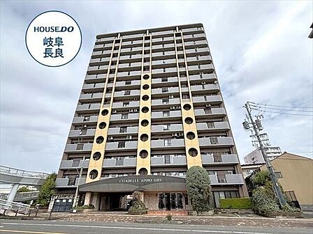 JR東海道本線「岐阜」駅、徒歩13分岐阜バス「朝日大学病院前」停、徒歩3分小学校:徹明さくら小学校中学校:本荘中学校