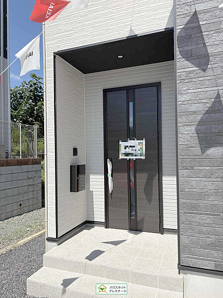 玄関を拡大表示