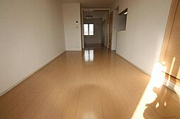 JR山陽本線 大門駅 徒歩1分の賃貸アパート 3階1LDKのリビング/ダイニング