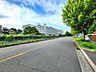 外観：前面道路含む現地写真